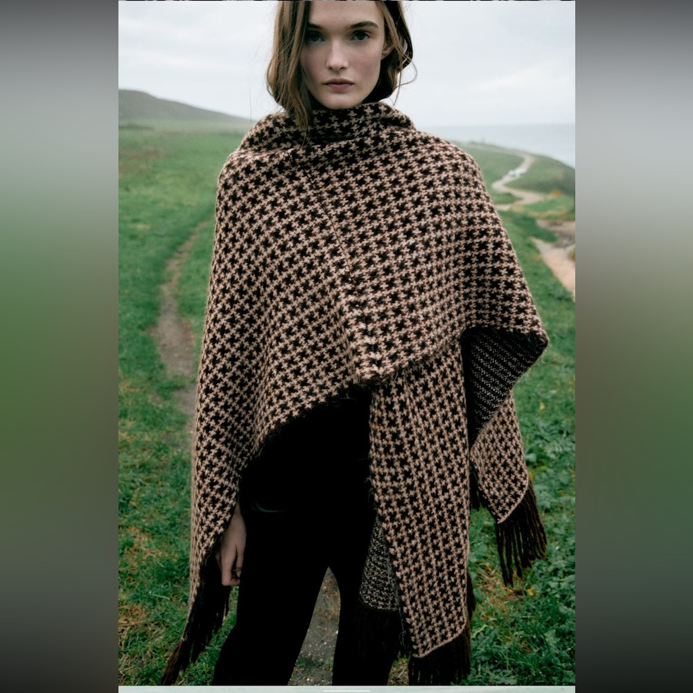 ZARA FRINGED KNIT JACQUARD CAPE - Picture 8 of 16